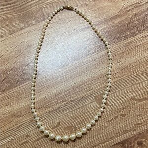 Elegant Pearl Necklace. 18”